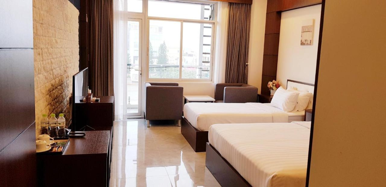 Quoc Thanh Hotel Long Khanh Екстер'єр фото