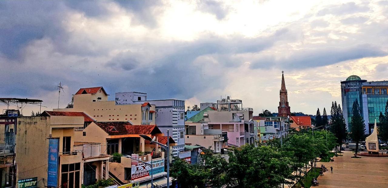Quoc Thanh Hotel Long Khanh Екстер'єр фото