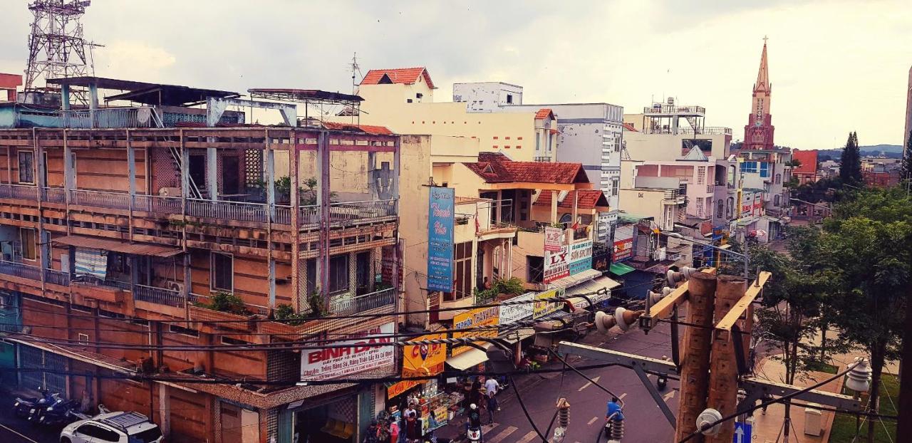 Quoc Thanh Hotel Long Khanh Екстер'єр фото