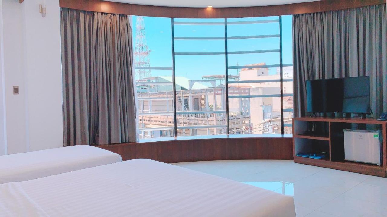 Quoc Thanh Hotel Long Khanh Екстер'єр фото