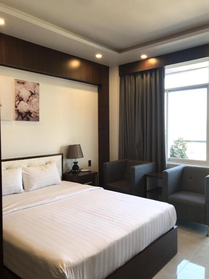 Quoc Thanh Hotel Long Khanh Екстер'єр фото