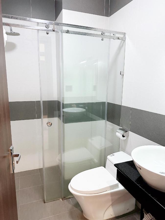 Quoc Thanh Hotel Long Khanh Екстер'єр фото
