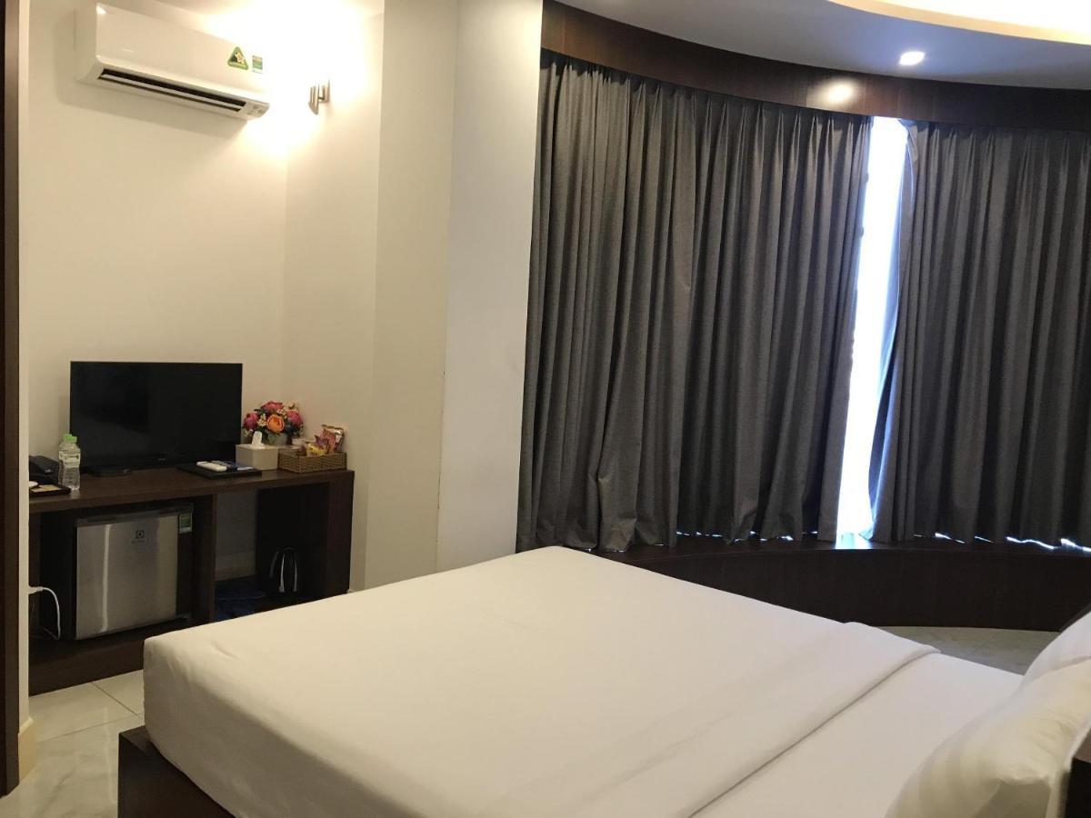 Quoc Thanh Hotel Long Khanh Екстер'єр фото