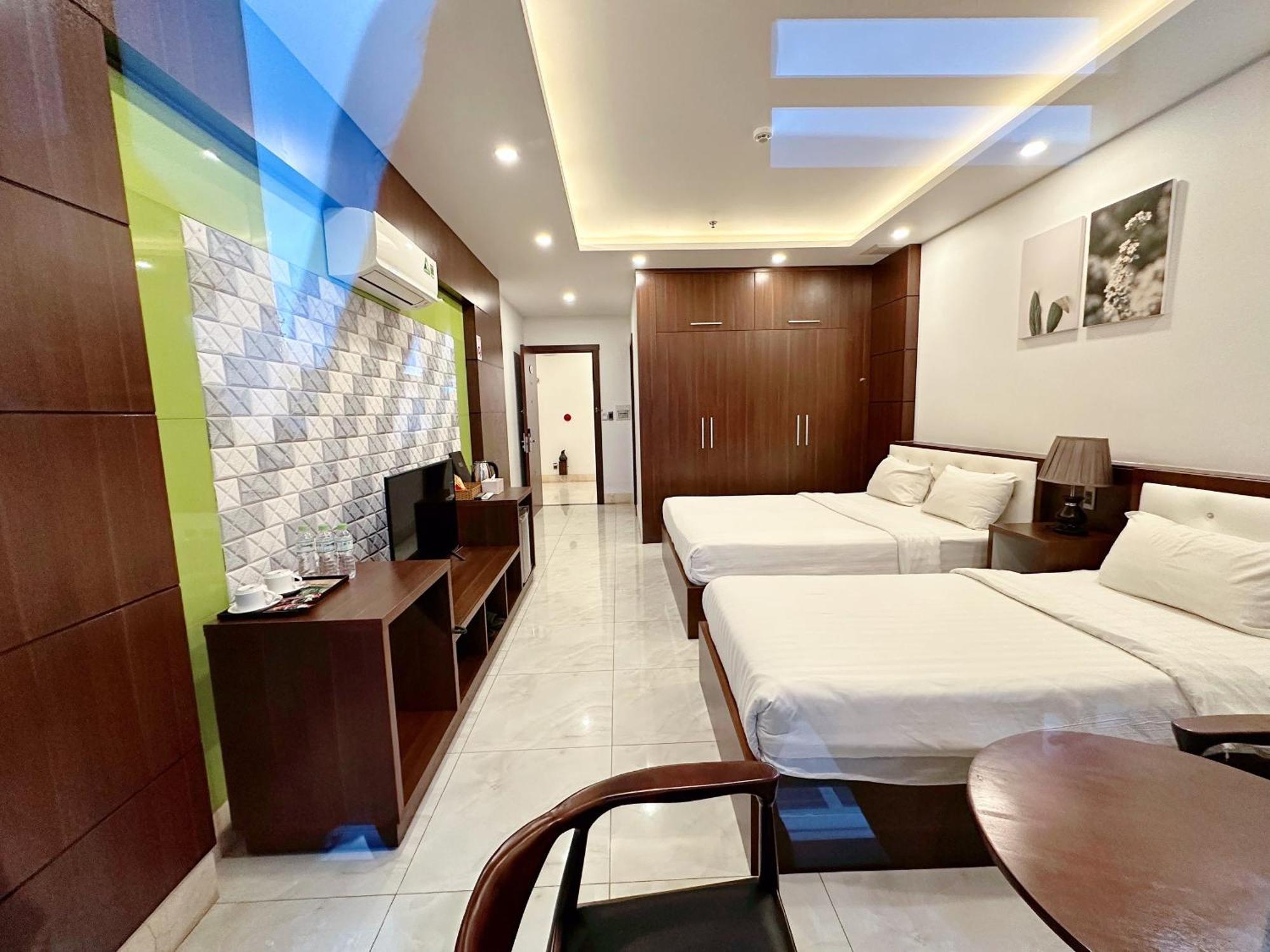 Quoc Thanh Hotel Long Khanh Екстер'єр фото