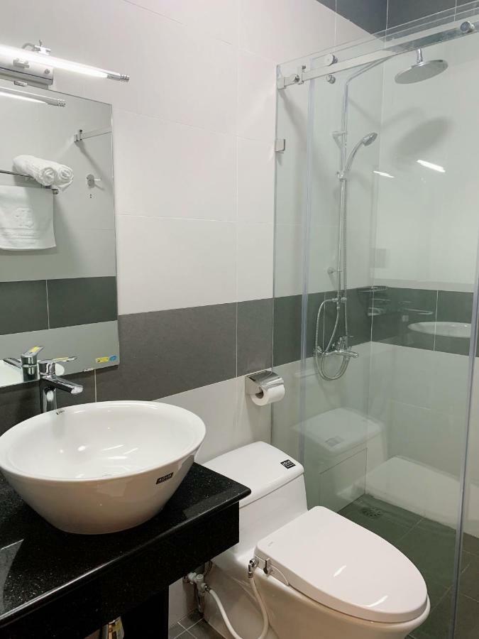 Quoc Thanh Hotel Long Khanh Екстер'єр фото