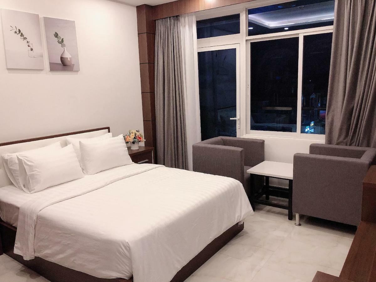 Quoc Thanh Hotel Long Khanh Екстер'єр фото
