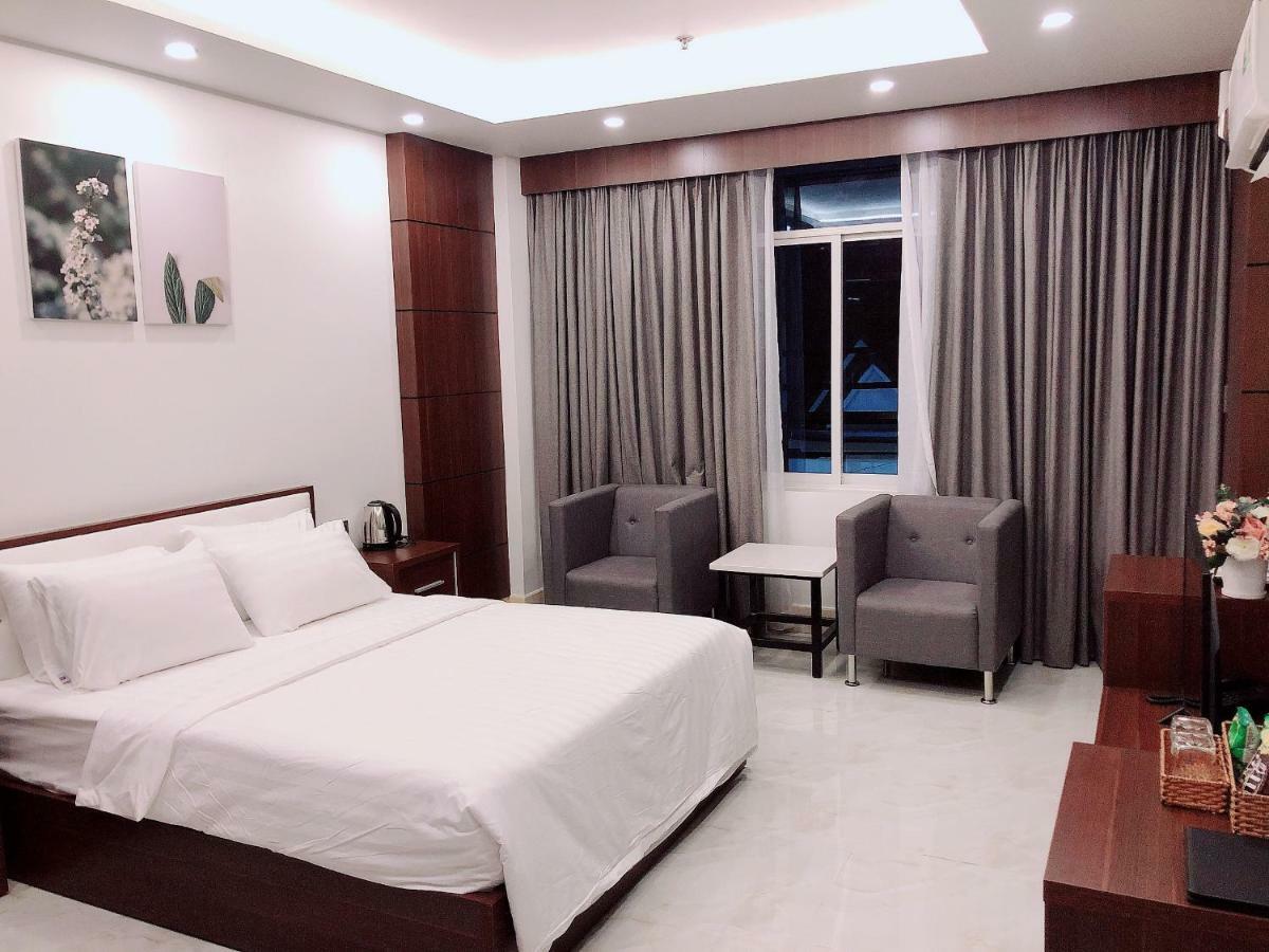 Quoc Thanh Hotel Long Khanh Екстер'єр фото