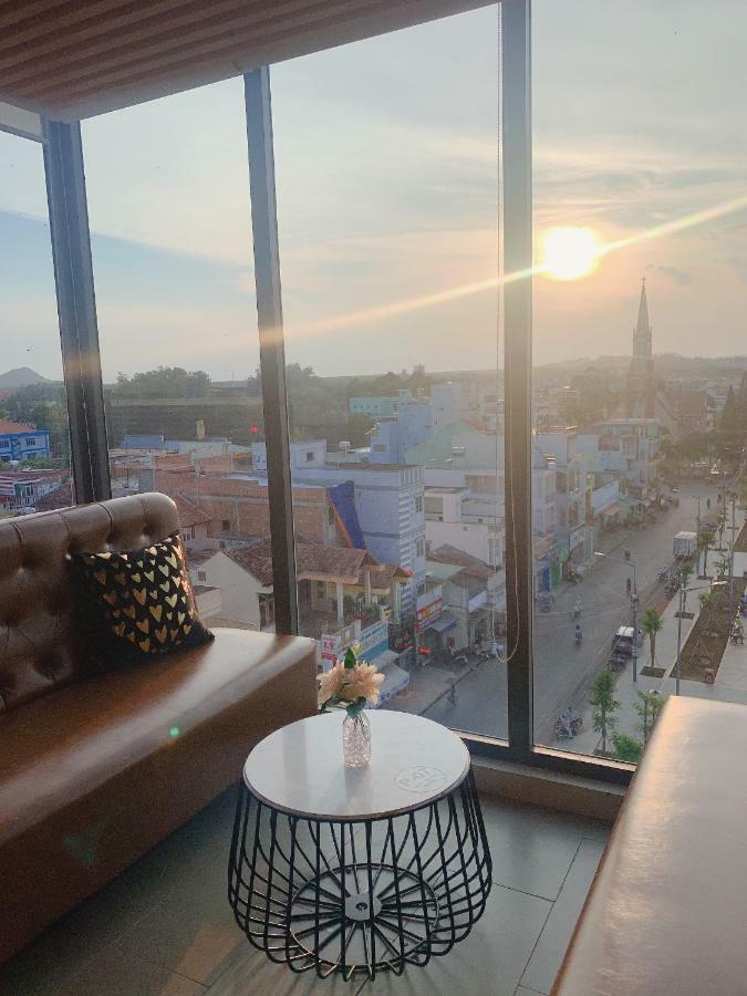 Quoc Thanh Hotel Long Khanh Екстер'єр фото