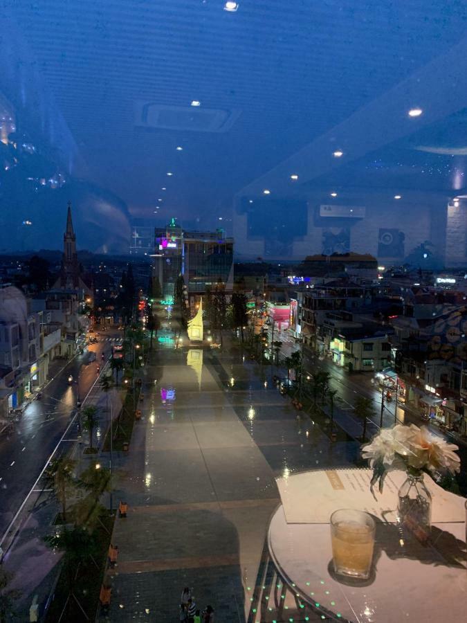 Quoc Thanh Hotel Long Khanh Екстер'єр фото